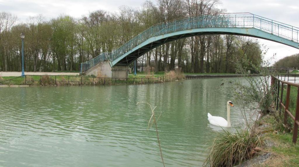 Les Collinades De Chalons Hotell Eksteriør bilde