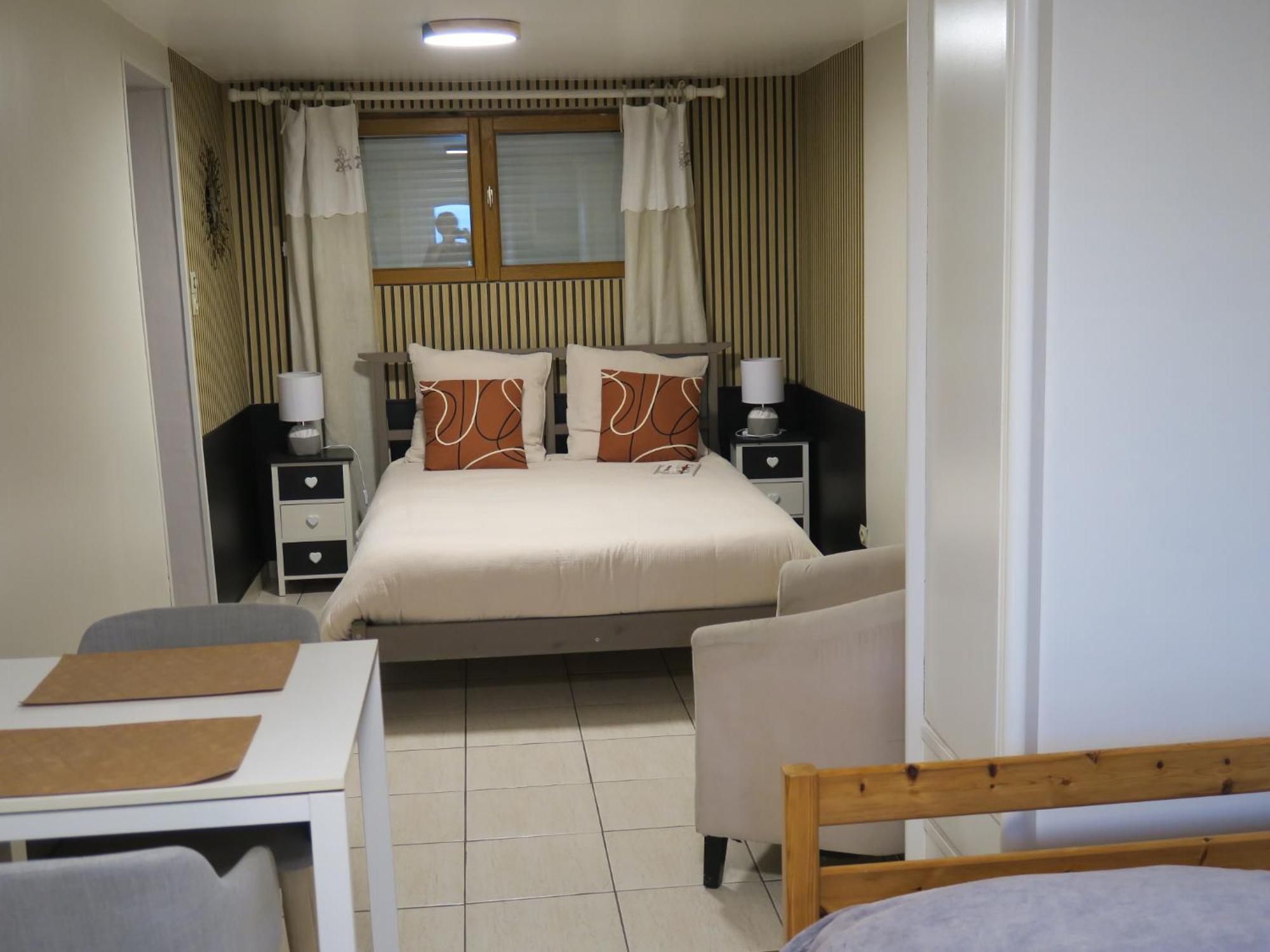 Les Collinades De Chalons Hotell Eksteriør bilde