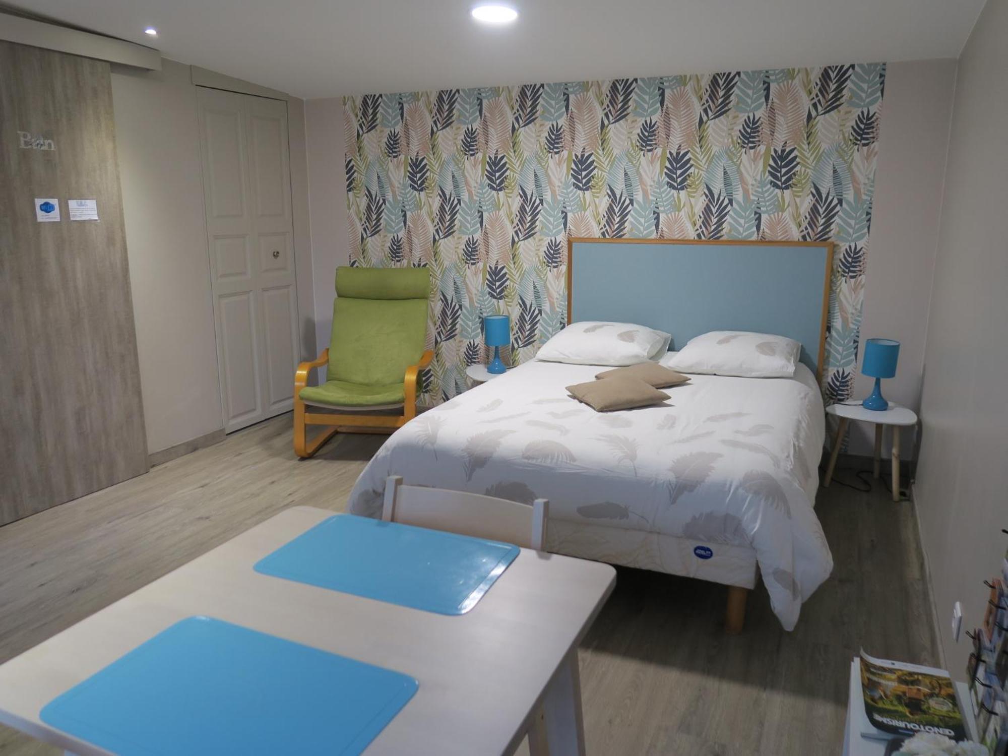Les Collinades De Chalons Hotell Eksteriør bilde